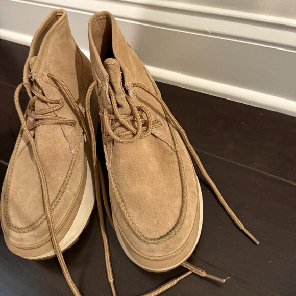 Ugg Platform Boat Shoe - Picture 1 of 4